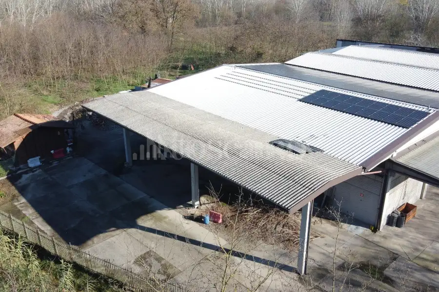 Capannone in vendita di 1000 mq a €395,000 (rif. TS0104VE)