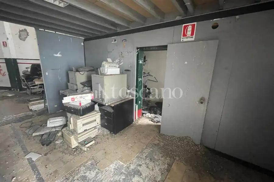 Capannone in vendita di 1100 mq a €375,000 (rif. BL6134VE)