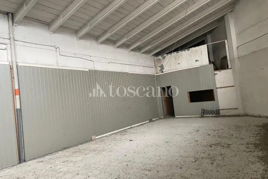 Capannone in vendita di 1100 mq a €375,000 (rif. BL6134VE)