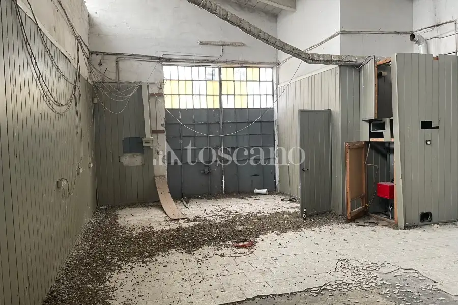 Capannone in vendita di 1100 mq a €375,000 (rif. BL6134VE)