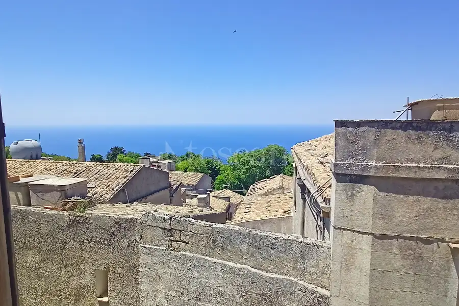 Casa in vendita di 480 mq a €450.000 (rif. 37/2026)