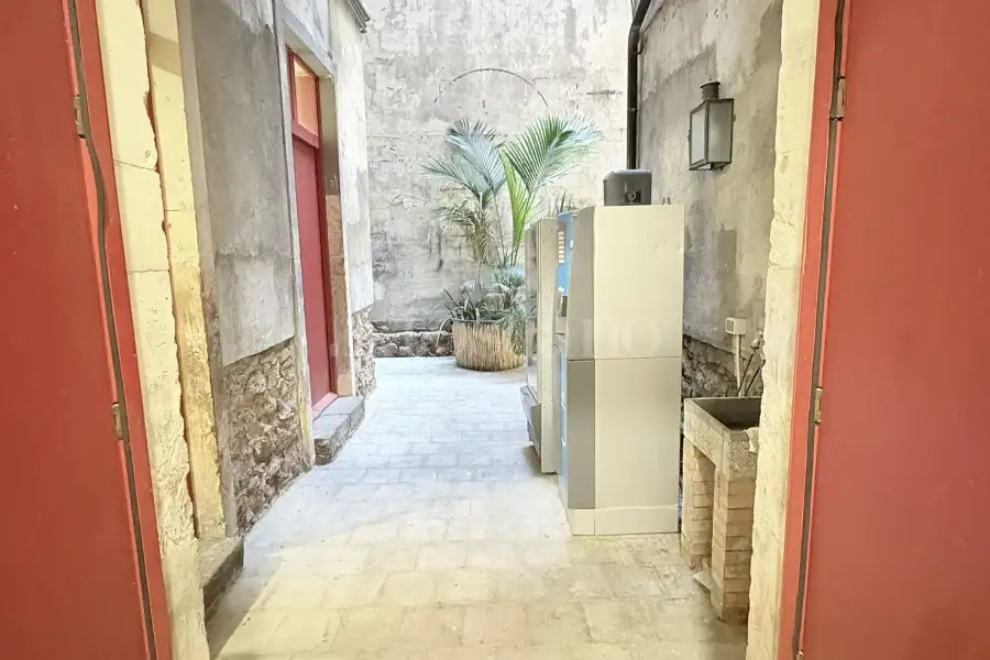 Laboratorio in affitto di 450 mq a €1.800 (rif. 58/2025)