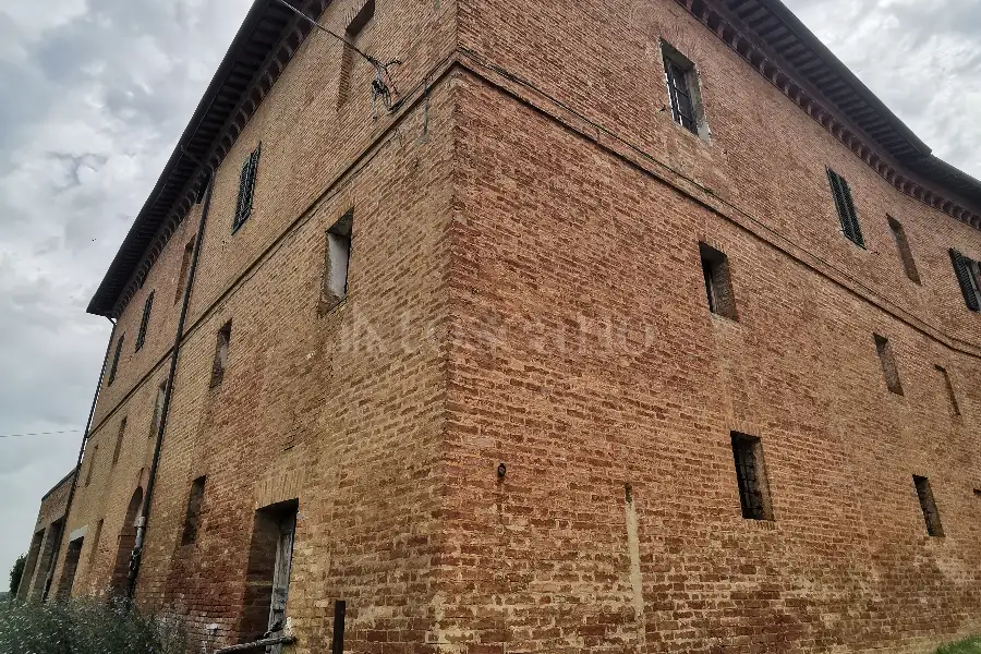 Casale in vendita di 1.200 mq a €470.000 (rif. 35/2023)