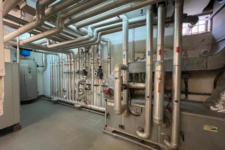Negozio in vendita di 271 mq a €340.000 (rif. 41/2025)