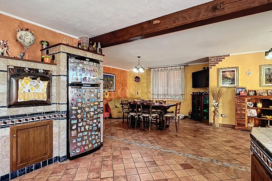 Casa Indipendente in vendita di 330 mq a €590.000 (rif. 82/2025)