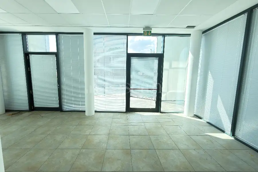Ufficio in vendita di 175 mq a €395.000 (rif. 36/2026)
