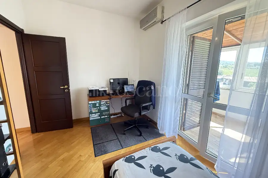 Villa Bifamiliare in vendita di 200 mq a €499.000 (rif. 10/2025)