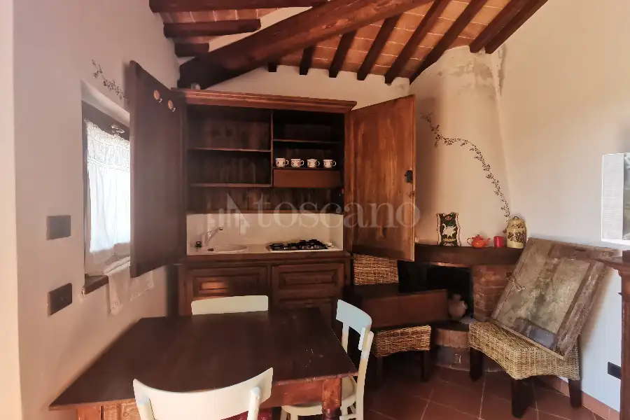 Casale in vendita di 300 mq a €570.000 (rif. 24/2022)