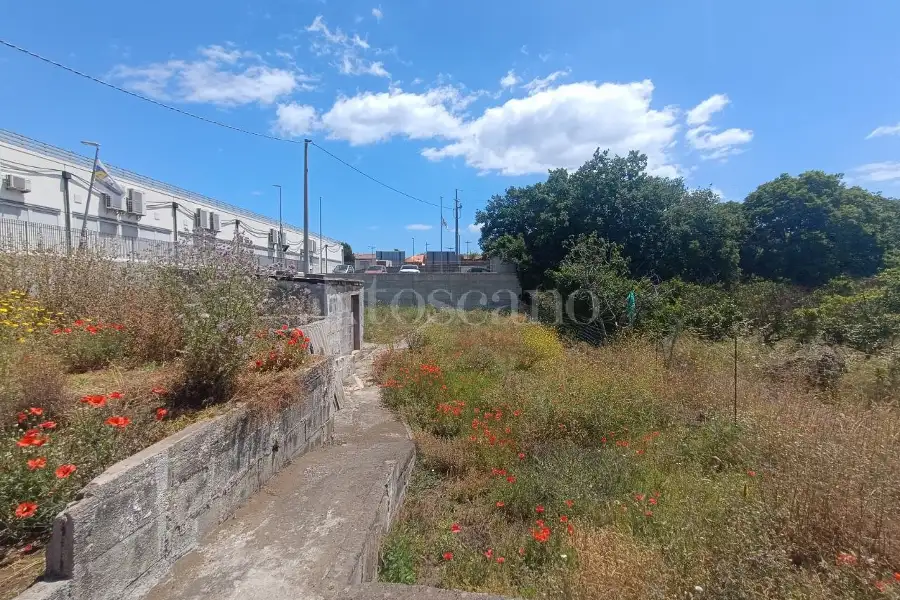Edificabile Commerciale in vendita di 920 mq a €139.000 (rif. 79/2026)