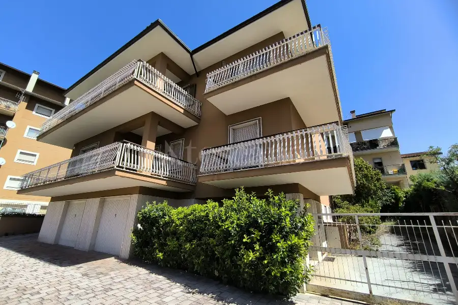 Casa in vendita di 200 mq a €385.000 (rif. 33/2026)