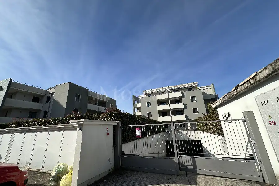 Box in vendita di 21 mq a €26.000 (rif. 2/2026)