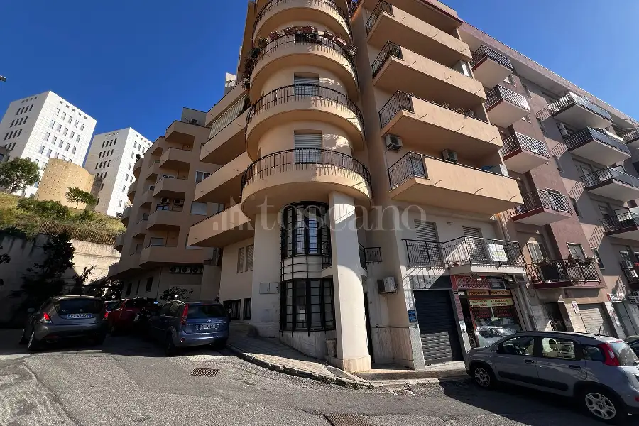 Negozio in vendita di 197 mq a €175.000 (rif. 16/2026)