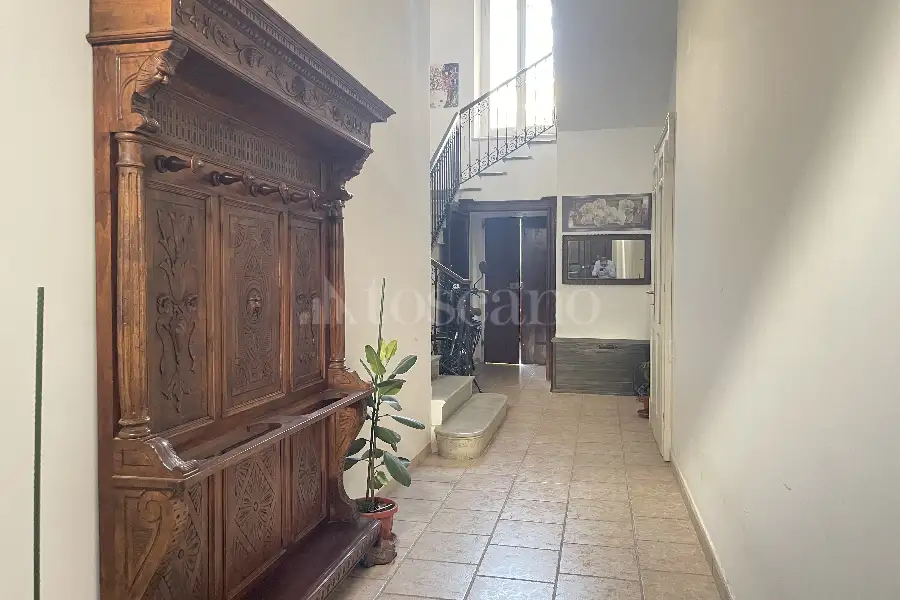 Palazzo in vendita di 350 mq a €690.000 (rif. 26/2024)