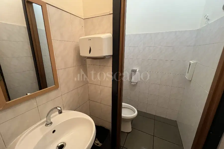 Negozio in vendita di 90 mq a €320.000 (rif. 76/2025)