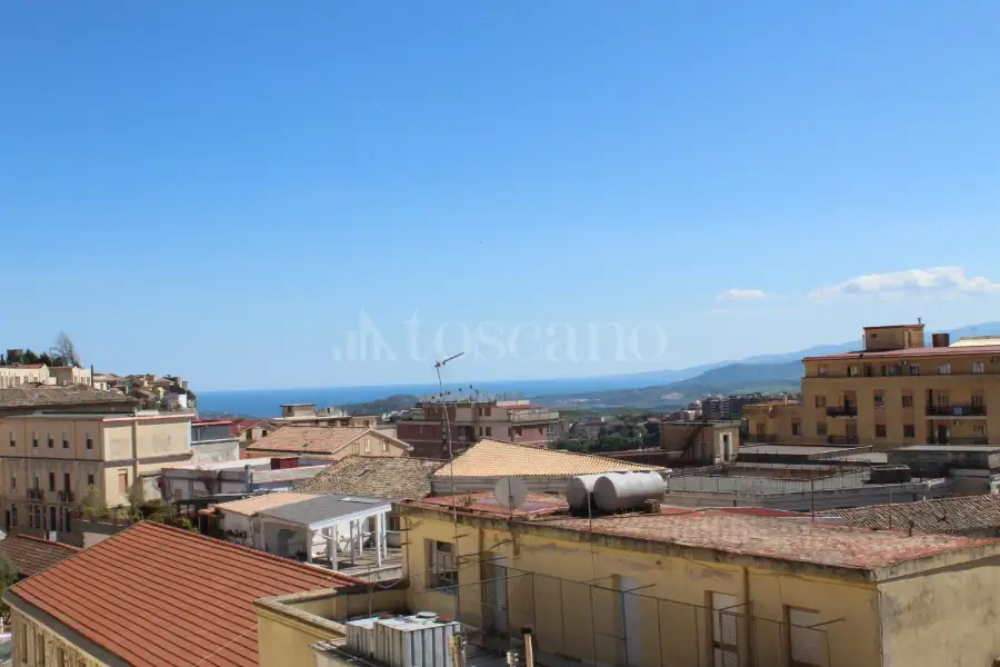 Villa in vendita di 740 mq a €880.000 (rif. 34/2026)