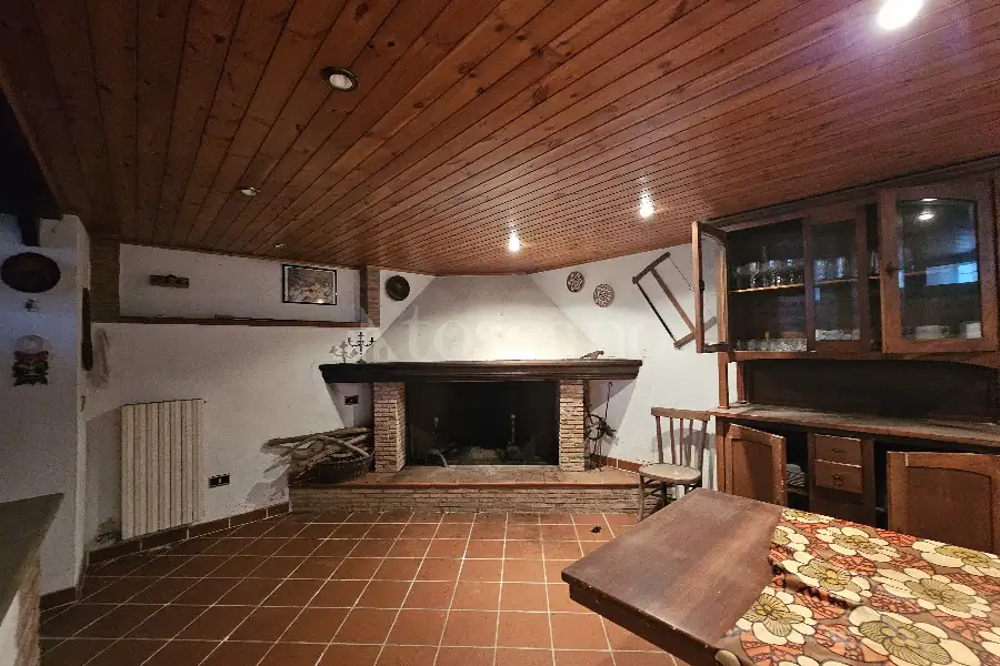 Villa Bifamiliare in vendita di 220 mq a €249.000 (rif. 28/2026)