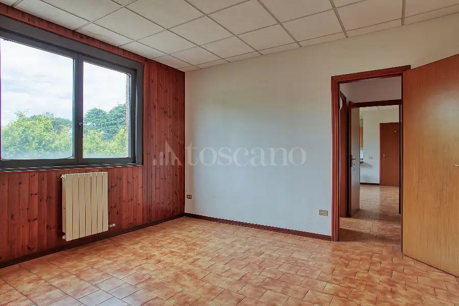 Attività Commerciale in vendita di 800 mq a €490.000 (rif. 24/2026)