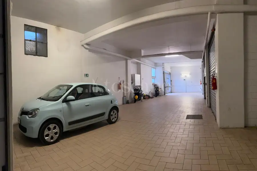 Garage in vendita di 65 mq a €100.000 (rif. 18/2024)