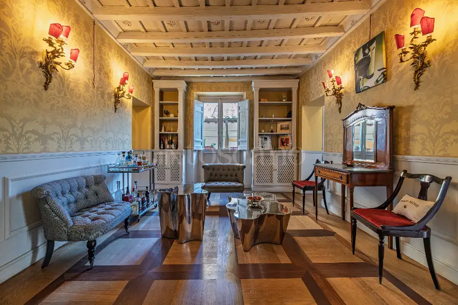 Attico in vendita di 250 mq a €2.850.000 (rif. 44/2025)