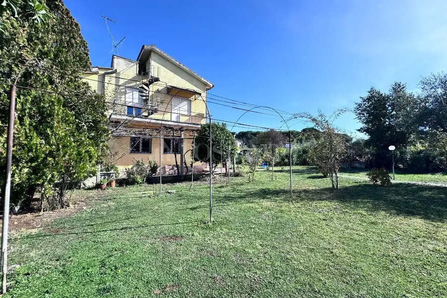 Villa in vendita di 350 mq a €475.000 (rif. 15/2025)
