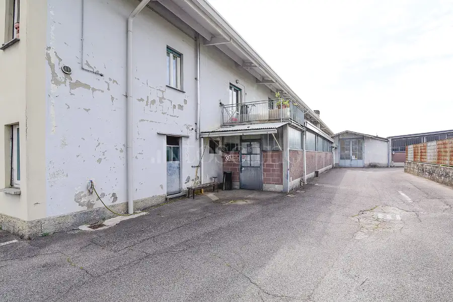 Magazzino in vendita di 3.000 mq a €1.700.000 (rif. 34/2026)