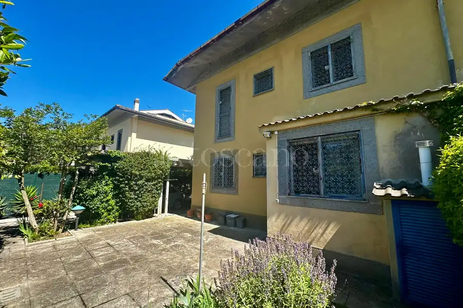 Villa Bifamiliare in vendita di 260 mq a €730.000 (rif. 24/2026)