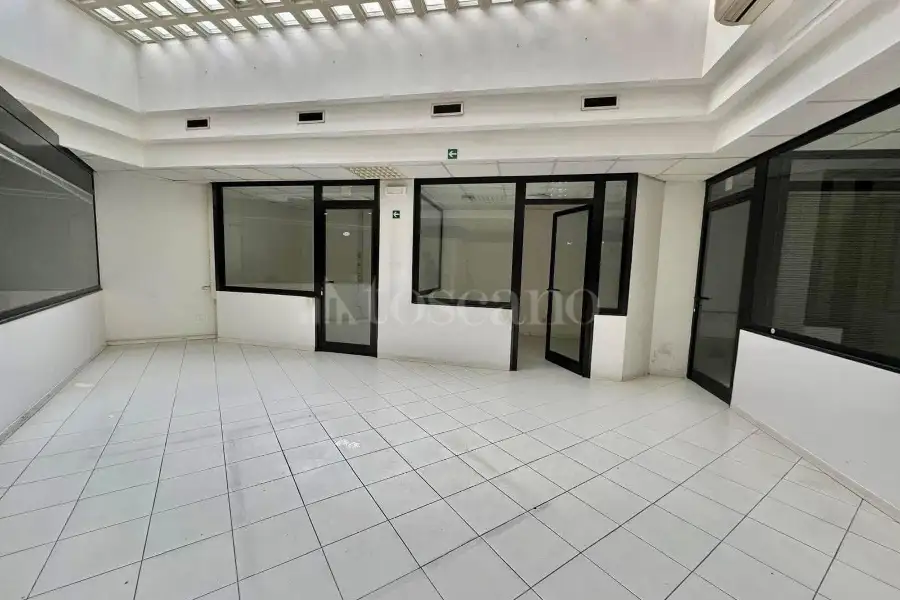 Ufficio in affitto di 300 mq a €1.000 (rif. 23/2026)