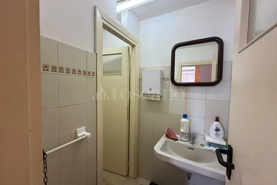 Negozio in affitto di 59 mq a €750 (rif. 27/2026)