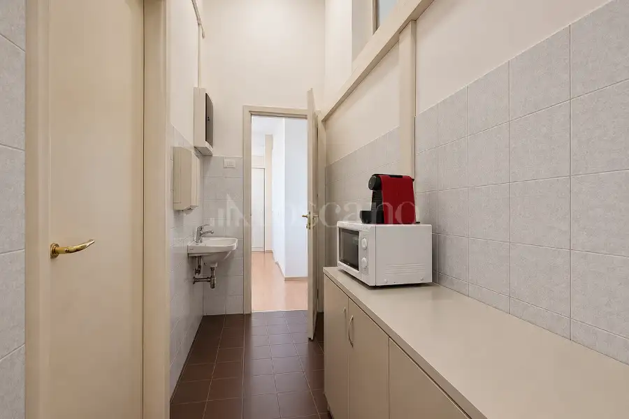 Negozio in vendita di 100 mq a €530.000 (rif. 66/2026)