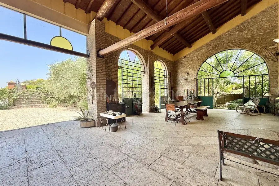 Villa in vendita di 380 mq a €795.000 (rif. 26/2026)