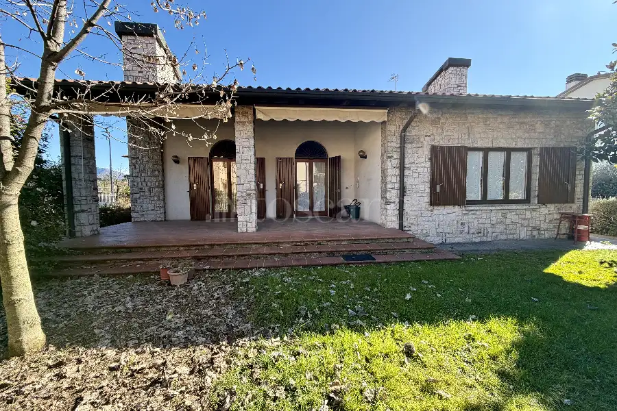 Villa in vendita di 400 mq a €870.000 (rif. 13/2026)
