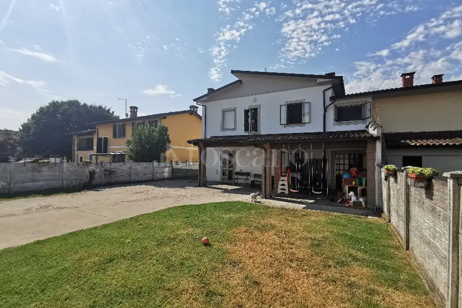Casa Indipendente in vendita di 260 mq a €175.000 (rif. 6/2026)