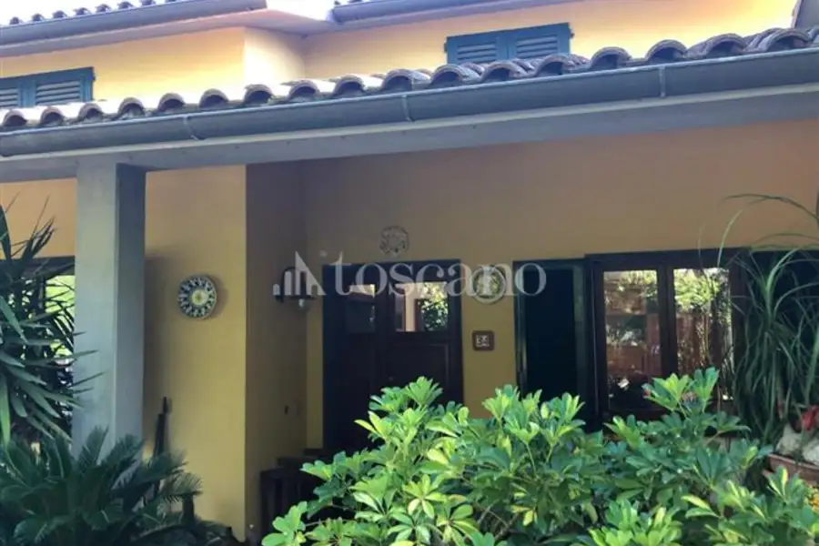 Villa Bifamiliare in vendita di 280 mq a €298.000 (rif. 18/2025)