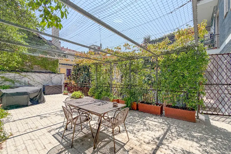 Casa in vendita di 240 mq a €3.290.000 (rif. 106/2026)