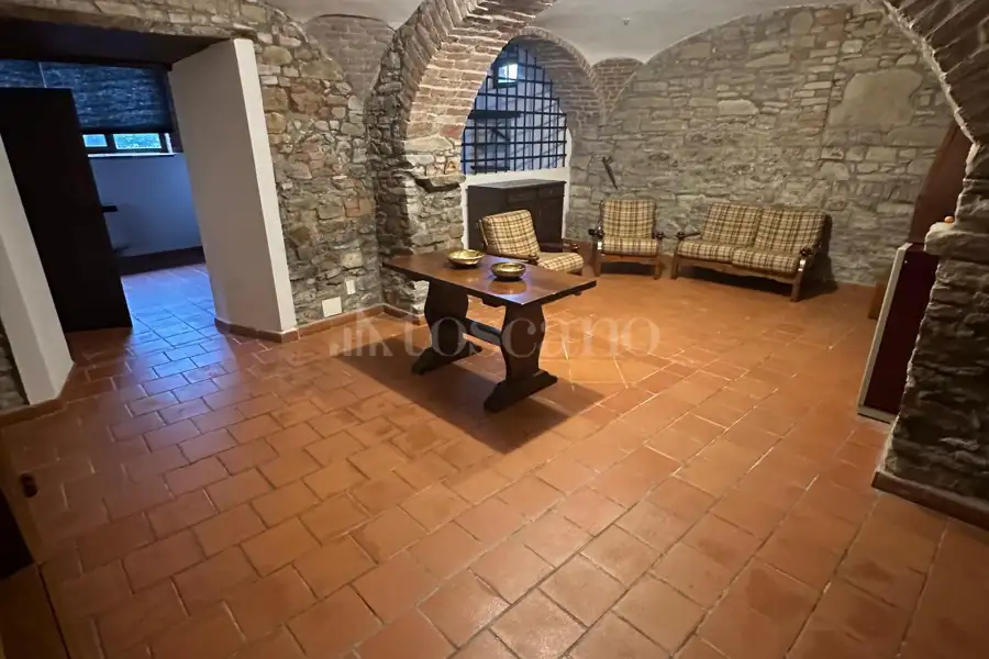 Casa Indipendente in vendita di 266 mq a €185.000 (rif. 64/2025)