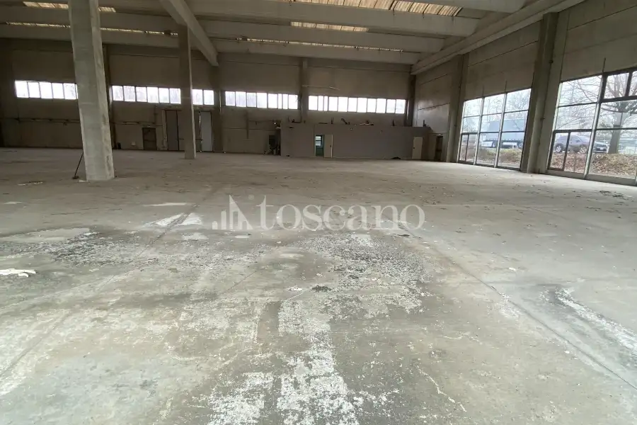 Capannone in vendita di 1356 mq a €621,000 (rif. BL6174VE-1)