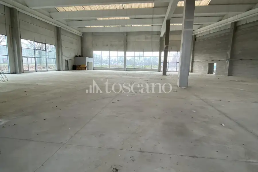 Capannone in vendita di 1356 mq a €621,000 (rif. BL6174VE-1)