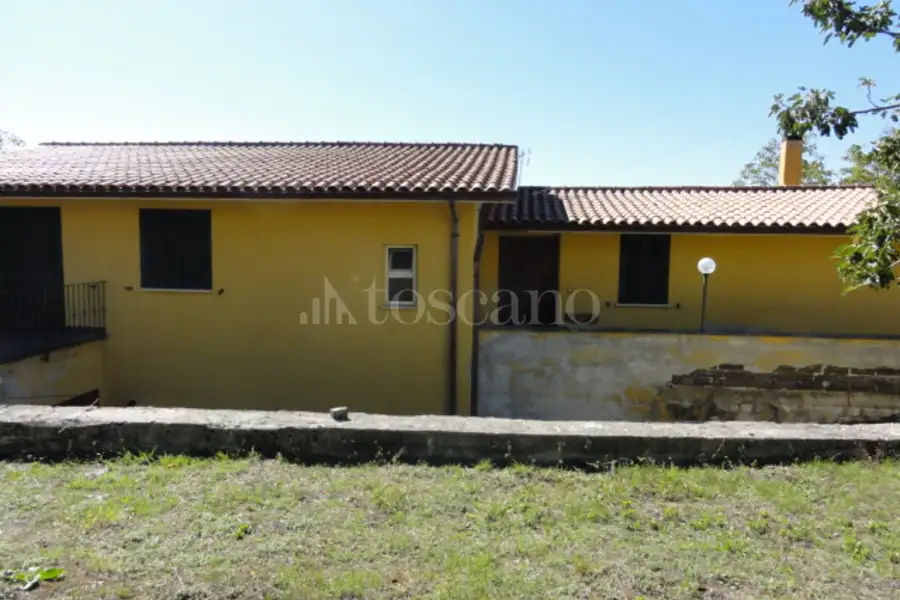 Villa in vendita di 250 mq a €150.000 (rif. 23/2021)