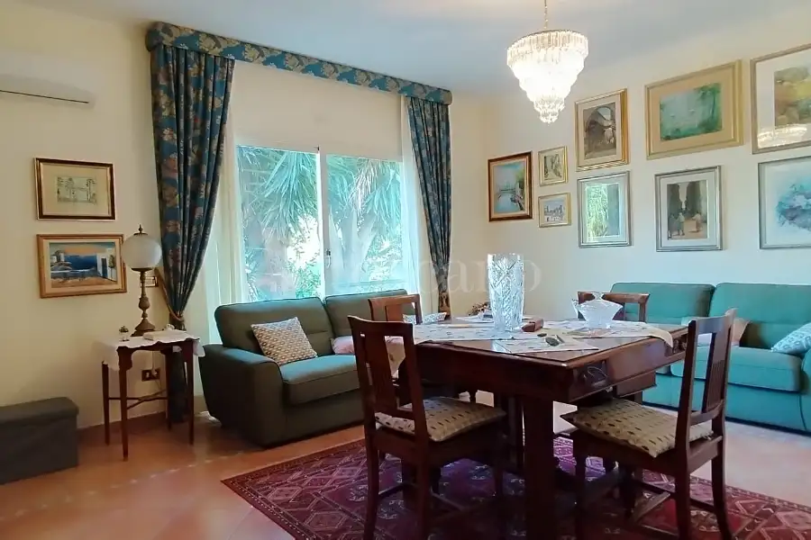 Villa in vendita di 340 mq a €650.000 (rif. 41/2026)