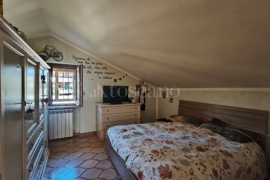 Villa Bifamiliare in vendita di 280 mq a €899.000 (rif. 72/2025)