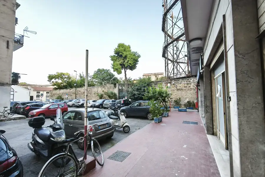 Negozio in affitto di 125 mq a €1.000 (rif. 9/2024)