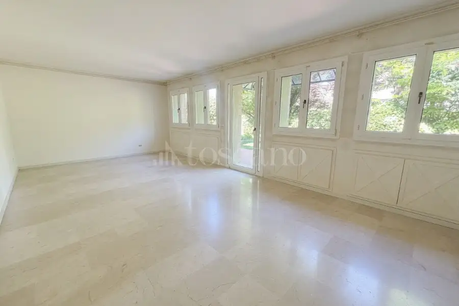 Villa Bifamiliare in vendita di 320 mq a €780.000 (rif. 65/2025)