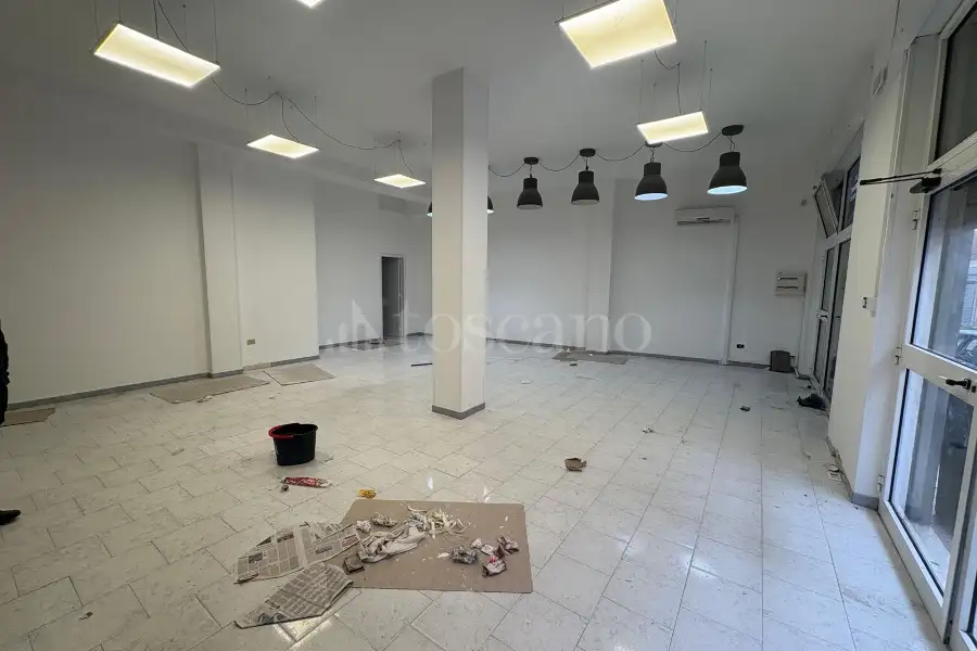 Negozio in vendita di 114 mq a €205.000 (rif. 8/2026)