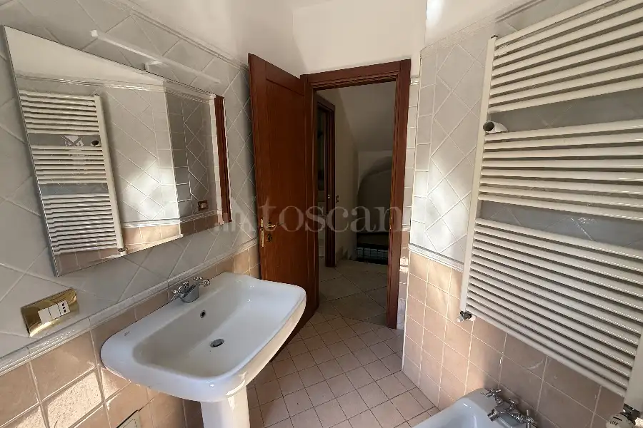 Villa Bifamiliare in affitto di 135 mq a €1.900 (rif. 9/2026)