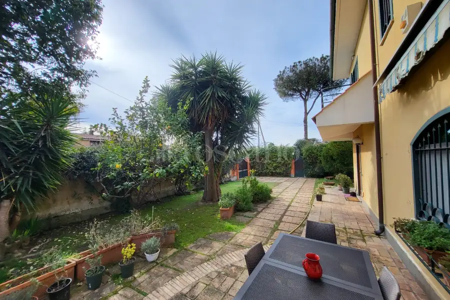Villa Bifamiliare in vendita di 230 mq a €448.000 (rif. 2/2026)