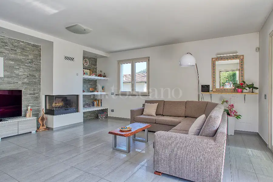 Villa in vendita di 275 mq a €820.000 (rif. 48/2026)