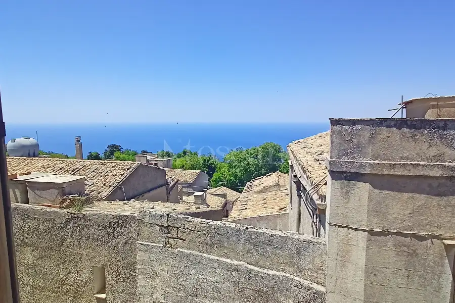 Casa in vendita di 480 mq a €450.000 (rif. 37/2026)