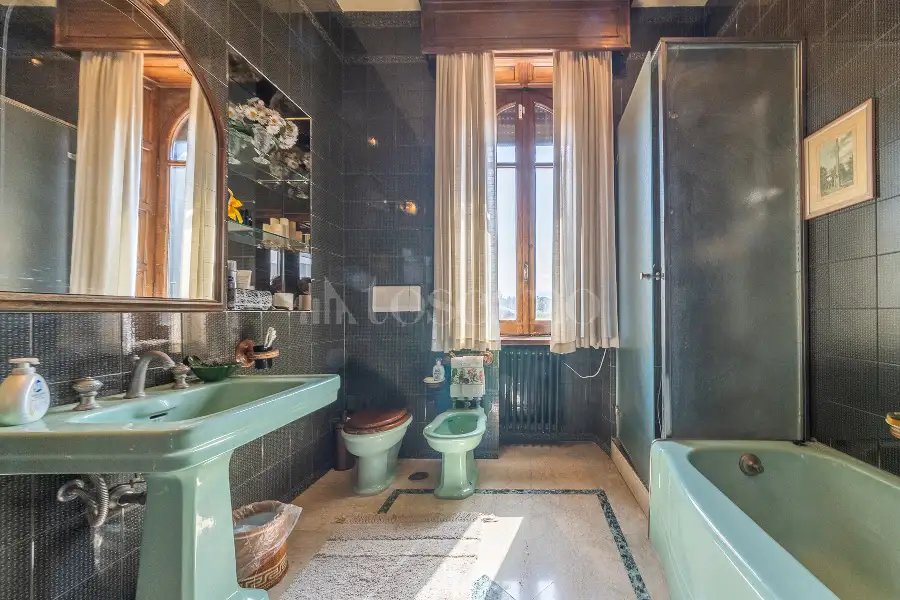 Villa in vendita di 750 mq a €1.950.000 (rif. 53/2026)