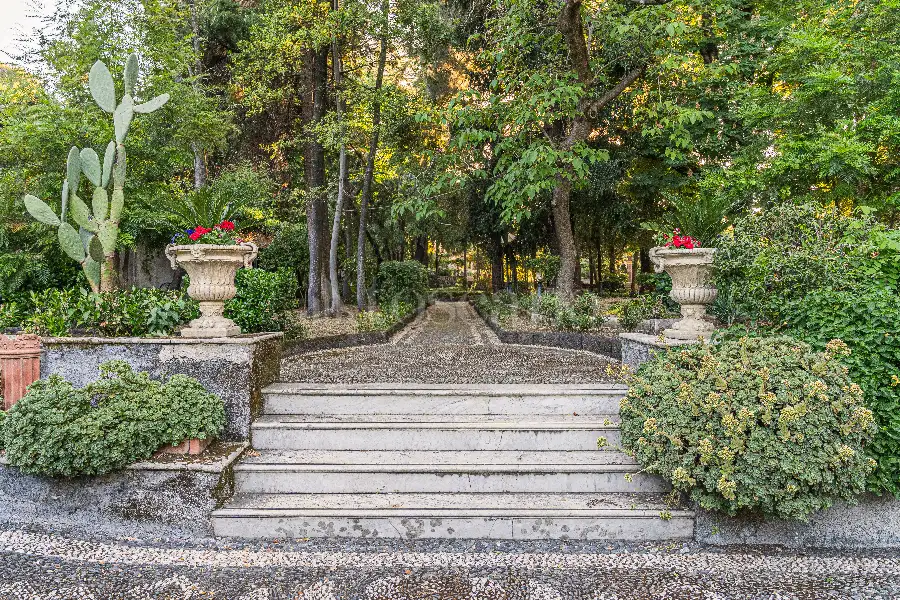 Villa in vendita di 1.200 mq a €4.250.000 (rif. 61/2026)
