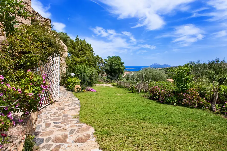 Villa in vendita di 278 mq a €1.200.000 (rif. 41/2025)